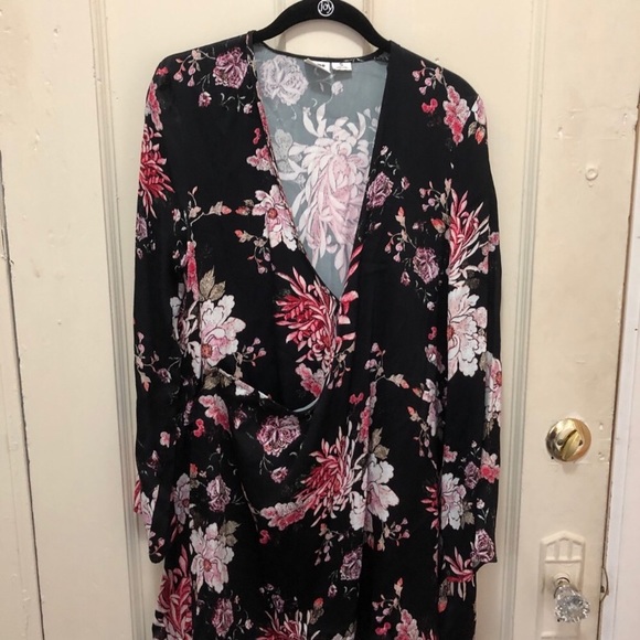Some Days Lovin | Floral Wrap Dress Size S - Picture 2 of 8